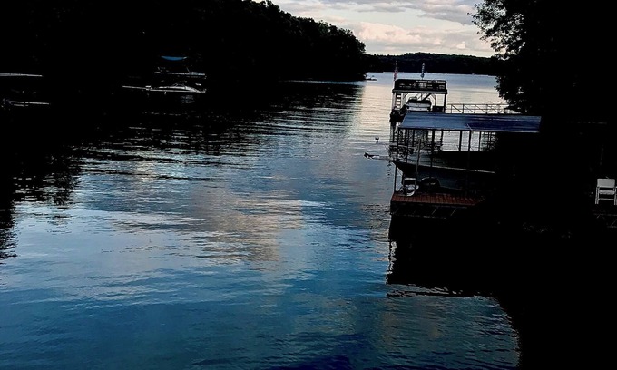 Gainesville Cabin | Cozy Cabin on the Water in Quiet Cove on Lake Lanier Near Gainesville Marina