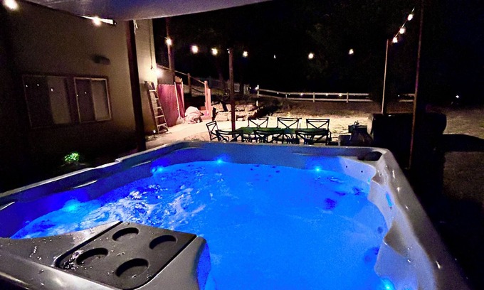 Julian Cabin | Cozy cabin steps from downtown Julian with hot tub & BBQ!