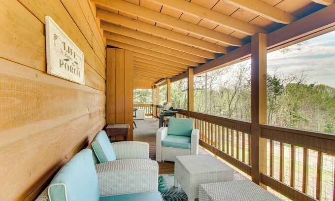 Byrdstown Cabin | Cozy Cabin w/Grill & Fire Pit By Dale Hollow Lake