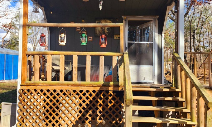 Mammoth Cave Cabin | Cozy Cabin w/Hot Tub On Private Covered Deck Overlooking Hundreds of Tall Pines