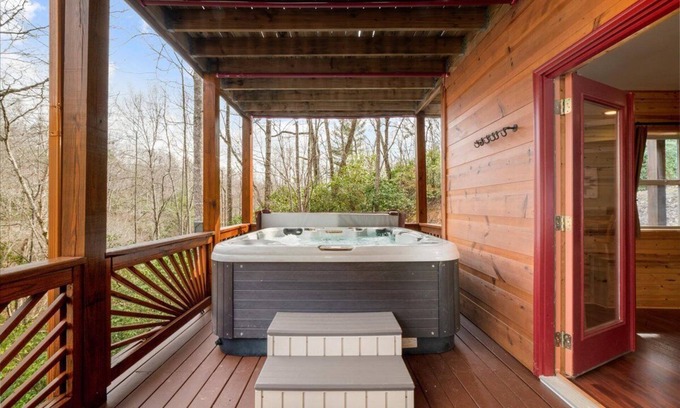 Blairsville Cabin | Cozy Cabin W/Hot Tub, Pool Table, and Fire Pit