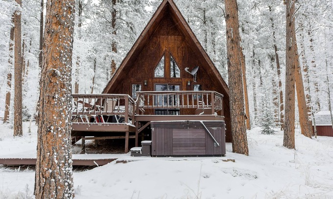 Lead Cabin | Cozy Cabin W/Hot Tub on Deer Mountain close to ATV/Snowmobile Trails!
