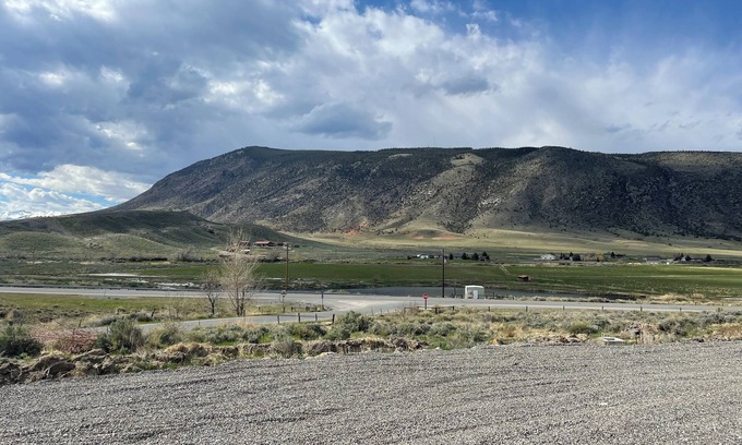 Cody Cabin | Cozy cabin with 1 bedroom, 1 bathroom, WiFi and AC in beautiful Cody, Wyoming