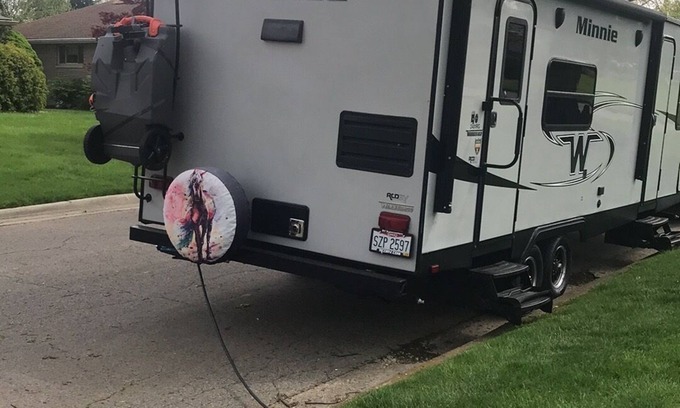 Iona RV Rental | Cozy campground in amazing Fort Myers with AC, fitness room
