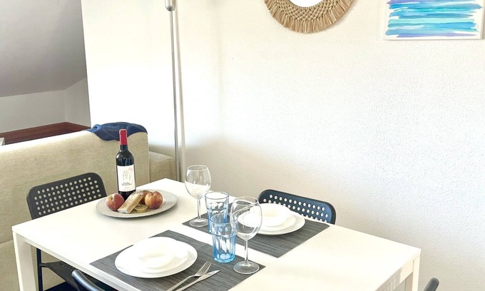 Lombos Apartment | Cozy Carcavelos Beach-NOVA SBE