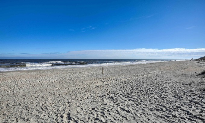 Carolina Beach Apartment | Cozy Carolina Beach Condo w/Ocean Views!