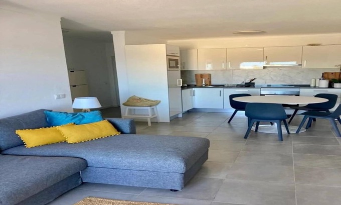 Vale de Centianes Apartment | Cozy Carvoeiro Apartment with Sea Views
