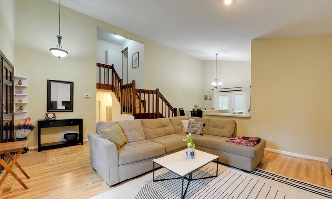 Cary House | Cozy Cary Abode ~ 10 Mi to Downtown Raleigh!