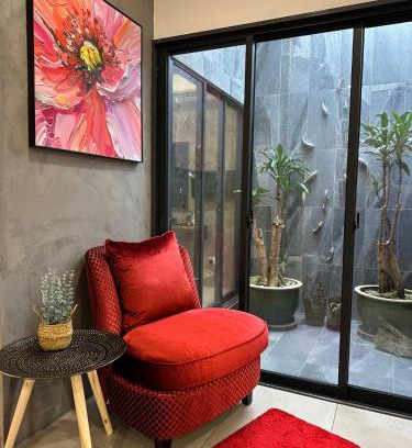 Kuching House | Cozy Casa Marbella Single Storey House