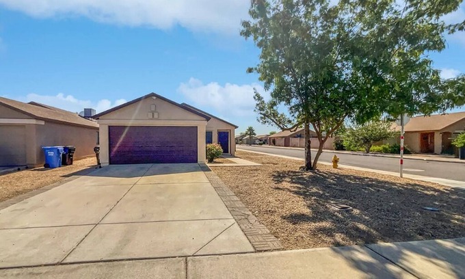 Horizons On Camelback House | Cozy Casita in West Phoenix-Queen Beds+ Near Westgate & Stadium