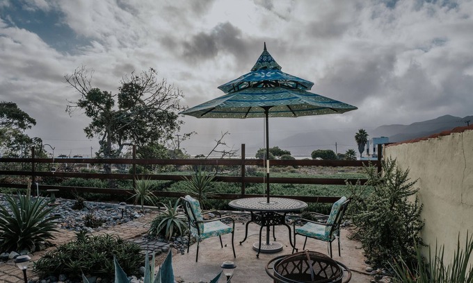 Lengueta Arenosa Apartment | Cozy casita right beside the beach! La Casita at Casa De Flor