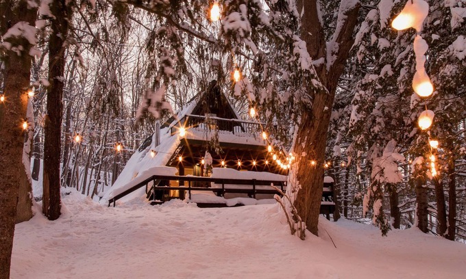 Pine Hill Cabin | Cozy Catskills A-Frame Cabin. 2 min. Away from Belleayre Ski Resort.