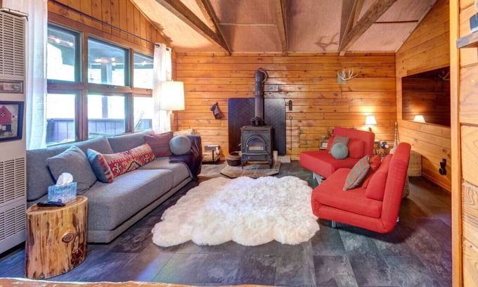 Margaretville Cabin | Cozy Catskills Cabin with EV Charger & Private Sauna – Peaceful Summer Escape