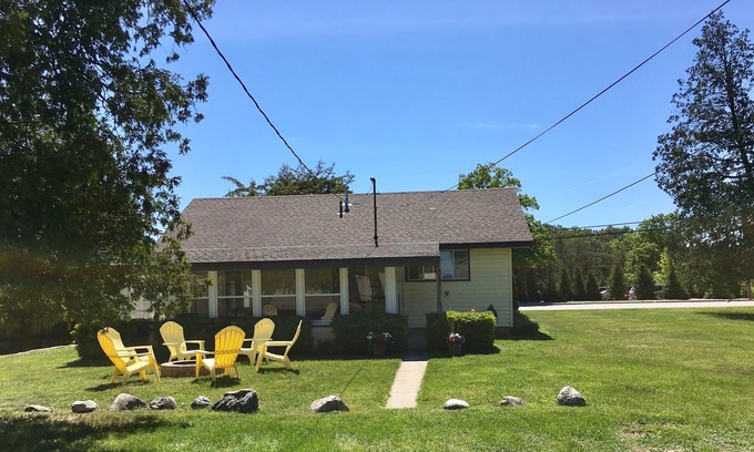 Beulah Cottage | Cozy- Center St. Beulah, MI- Sleeps 5