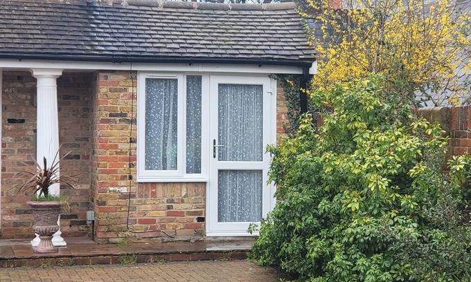 Reading House | Cozy Central One Bedroom Flat