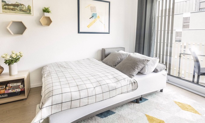 Vevey Apartment | Cozy, central , Self Check-in, lake & Mountainview , Parking