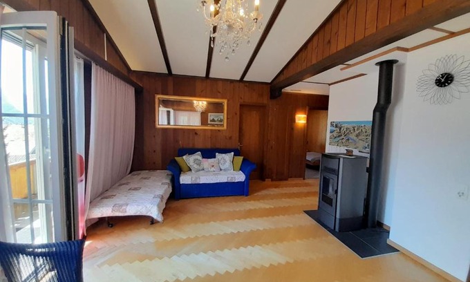 Goldswil Apartment | Cozy Chalet by Interlaken. Parking