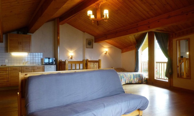 Landry Ski Chalet | Cozy chalet for 10, ski-in access, Vallandry