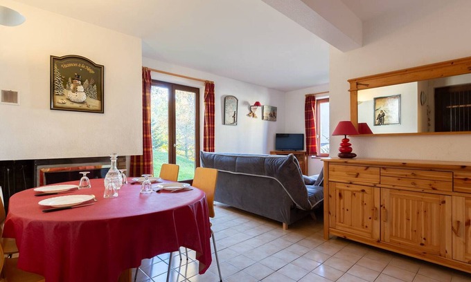 Loudervielle Ski Chalet | Cozy chalet for 6 Peyragudes, ski shuttle, pets ok, fireplace, BBQ