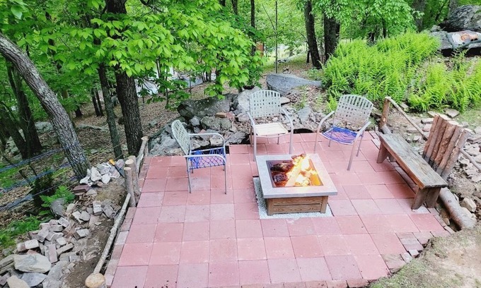 Bushkill Ski Chalet | Cozy chalet