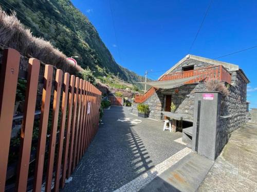 Porto Moniz Ski Chalet | Cozy chalet with ocean view