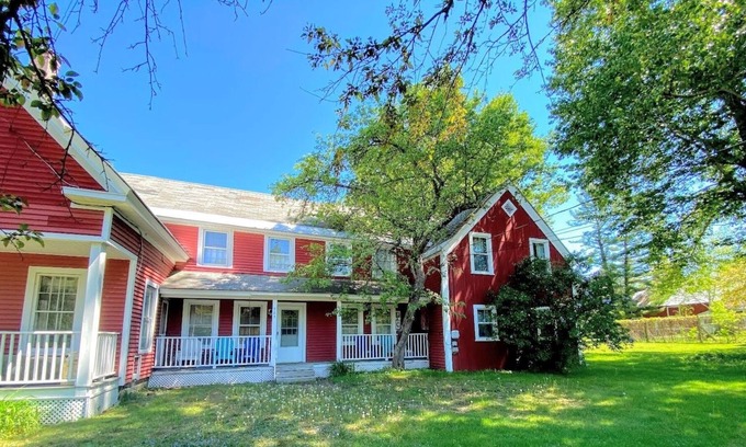 Franconia Apartment | Cozy Chic Downtown Franconia Apartment; small town feel close to tons of area attractions!