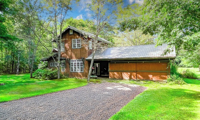 Chautauqua Other | Cozy CHQ Farmhouse Escape by Stream & Cabin - 2.8mi to Main Gate, sleeps 12!