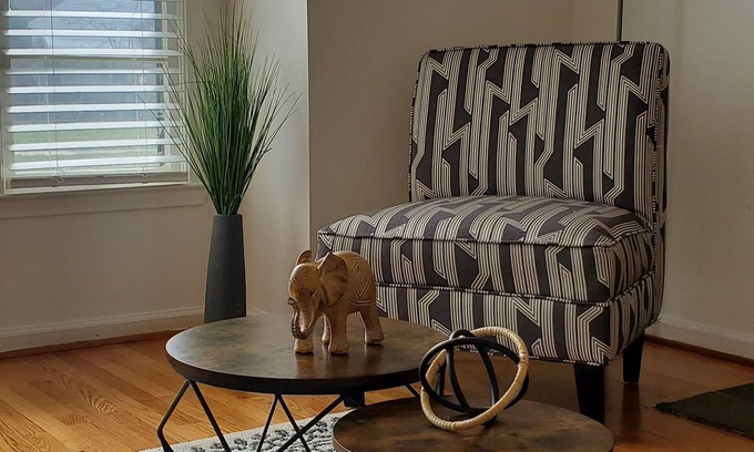 Detroit House | Cozy City Comfort with modern style