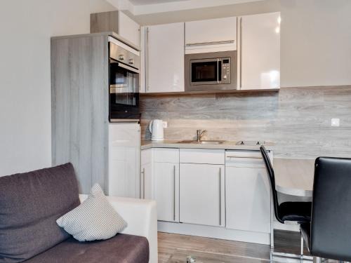 Gross Schwansee Apartment | Cozy Coastal Escape with Garden, cleaning included