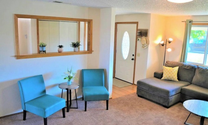 McKinleyville House | Cozy Coastal Getaway- Feels Just Like Home