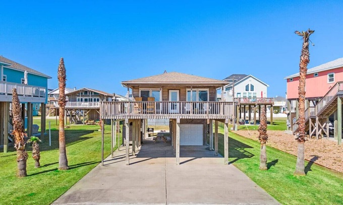 Galveston House | Cozy Coastal Home with Views & Fire Pit