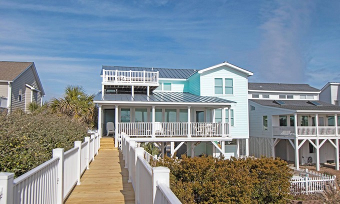 Ocean Isle Beach Cottage | Cozy, Colorful, Coastal Cottage - Oceanfront 5 bedroom home