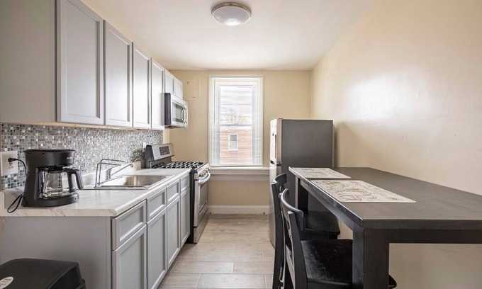 Olney-Oak Lane Apartment | Cozy comfort
