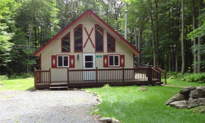 Locust Lake Village Ski Chalet | Cozy, Comfortable and Clean! 3bdr Chalet Walk to Beach and Game Lands.