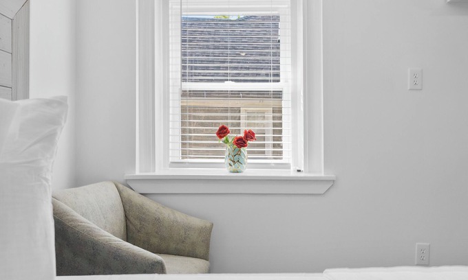 Wynnefield Apartment | Cozy Comfortable and Quiet Suites FT