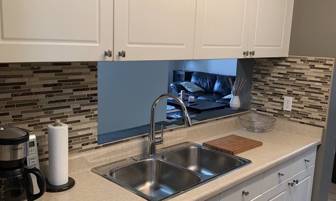 North Central Edmonton Condo | Cozy Condo close to LRT, Stadium and Expo Center.