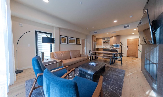 Tamarack Resort Condo | Cozy Condo|Fireplace|Balcony with Mountain View