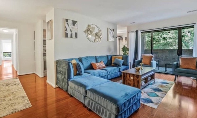 Reston Condo | Cozy Condo in Reston, walking distance Wiehle Station, Near Reston Town Center