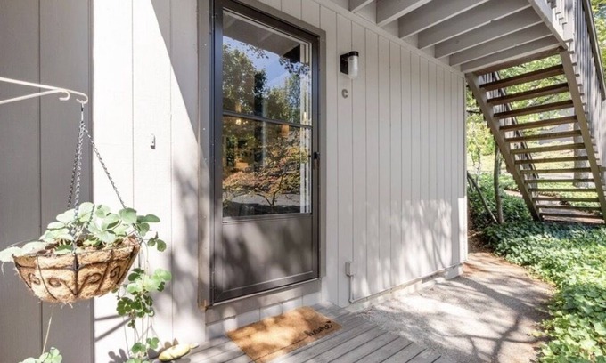 West Haven-Sylvan Condo | Cozy Condo in the Woods!