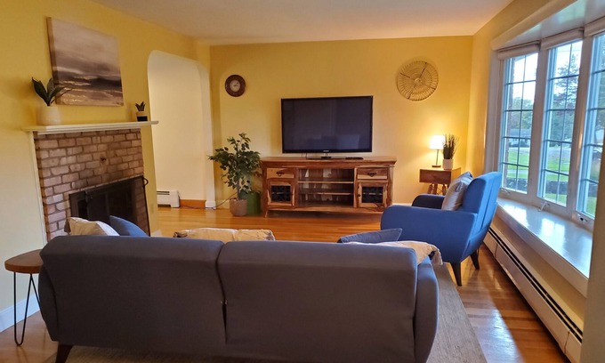 Hathorne House | Cozy, convenient Danvers home - close to Salem, MA, Beverly, MA and Boston!