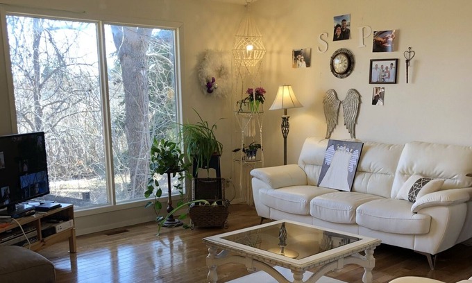 Bassano House | Cozy & convenient location!Fantastic view & private with 5 bdrms, 3 bathrooms!