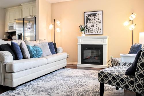 Bentonville House | Cozy Corner Cottage