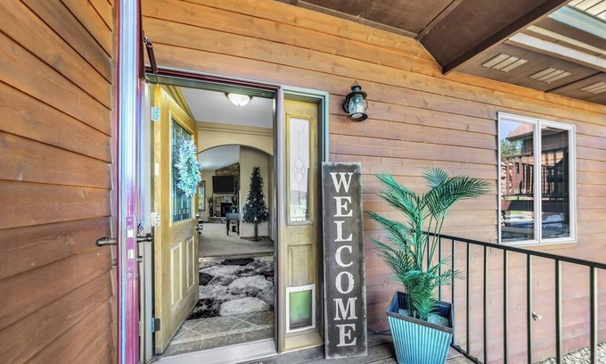 Sturgis House | Cozy Corner, Cuddle into the Black Hills