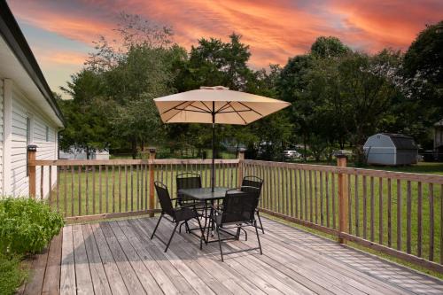 Knoxville House | Cozy Corner Spacious Area Outdoor Lounges