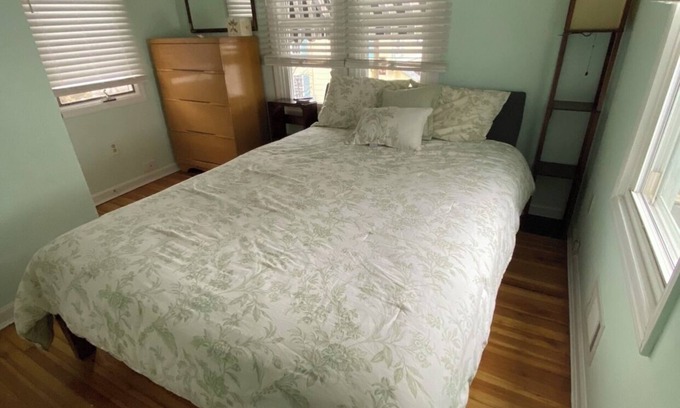 Ocean Grove Cottage | Cozy Cottage 3 blocks to Town 7 to Beach 4 Blocks to Asbury