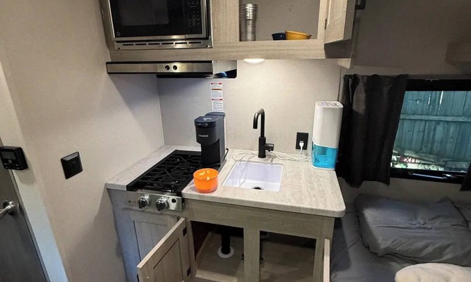 Southfield Cottage | Cozy Cottage Airbnb SuperHost Long Term