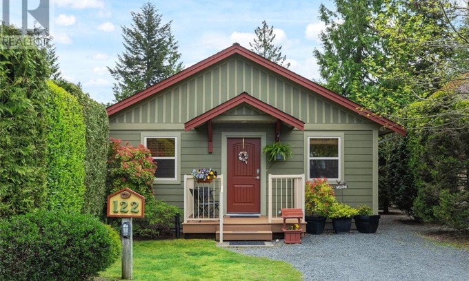Regional District of Nanaimo Cottage | Cozy Cottage at Oceanside Village Parksville. MAX. ONE WEEK STAY Lic. #53483