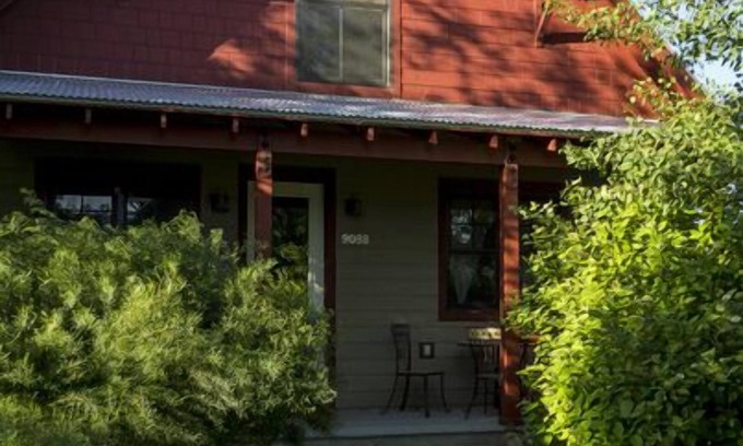 Mountainside Village House | Cozy Cottage At The Base Of Teton Pass