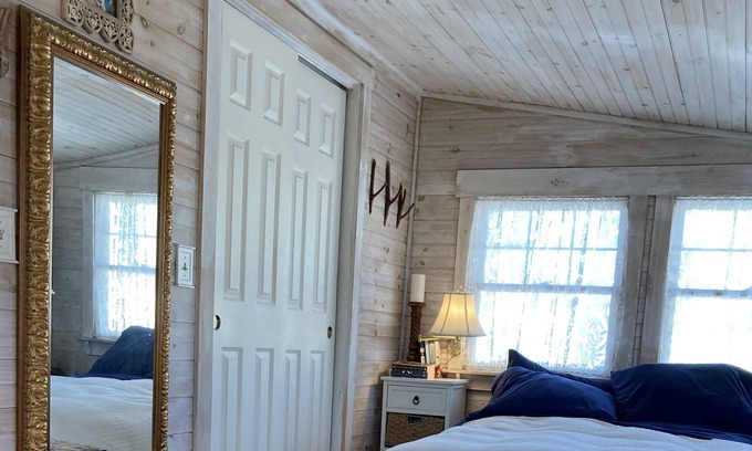 Loveitts Field Cottage | Cozy Cottage Beach House/walk to Willard Beach