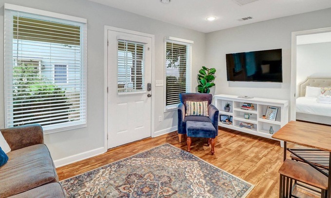 Beach Institute Cottage | Cozy Cottage Beneath Majestic Oak Trees w/ Outdoor Space by Lucky Savannah